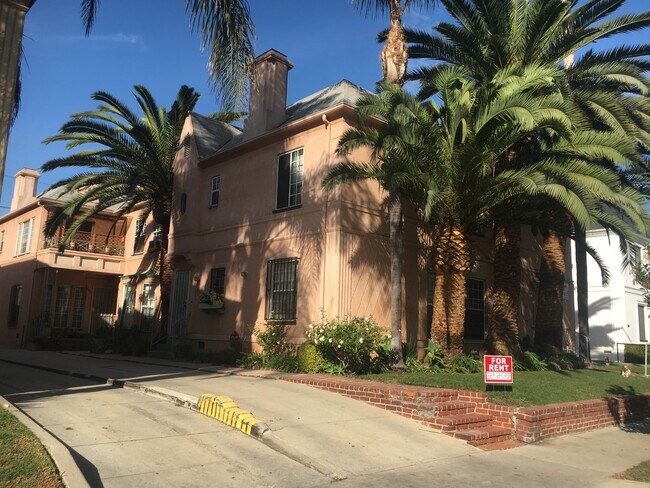 Foto del edificio - 635 1/2 S Burnside Ave