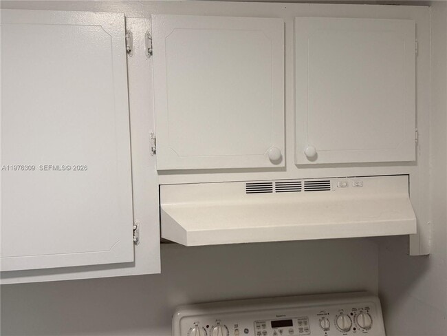 Building Photo - 8100 Sunrise Lakes Blvd