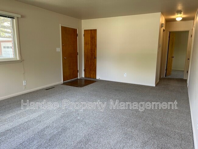 Building Photo - 3825 W Kootenai St