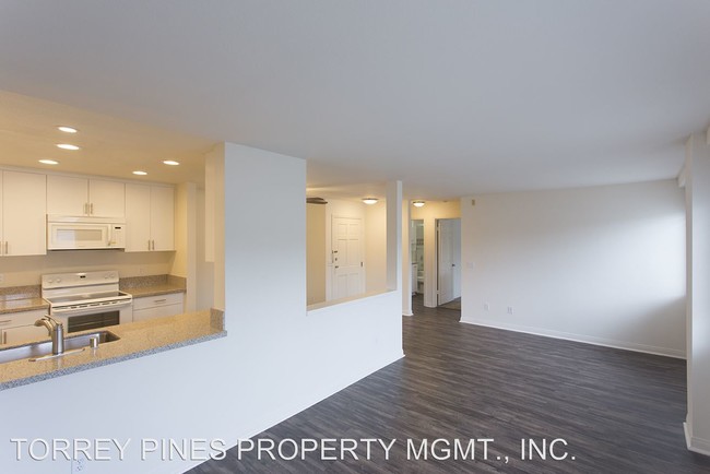 Building Photo - 5530 La Jolla Blvd