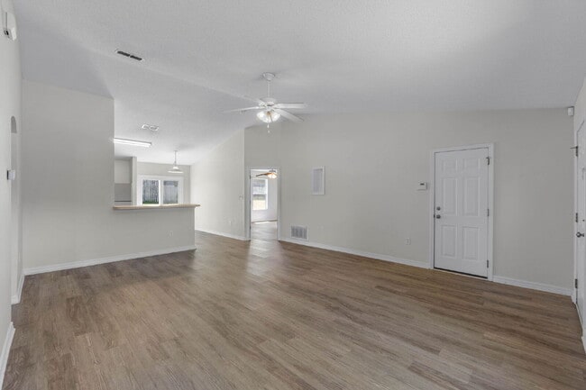 Building Photo - 147 Cabana Way
