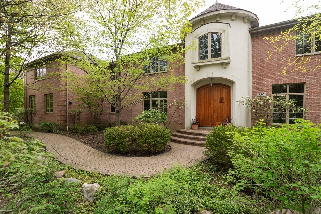 Foto principal - 920 Baldwin Rd