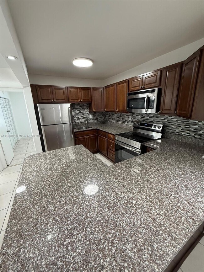 Foto del edificio - 9231 SW 87th Ave