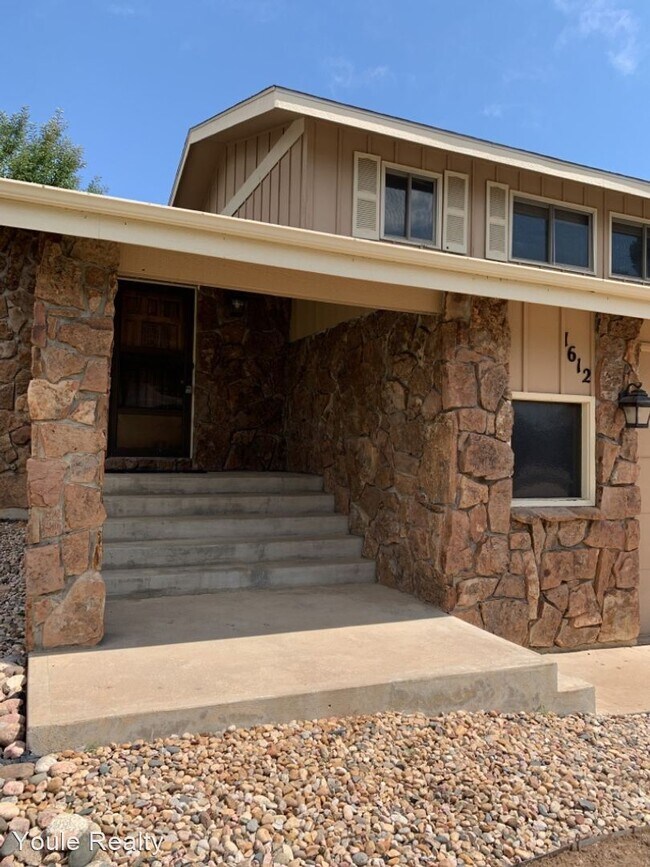 Foto del edificio - 4 br, 3 bath House - 1612 Sudbury Ct