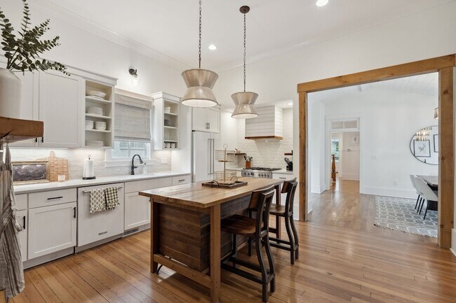 Foto del edificio - 1226 Adams St