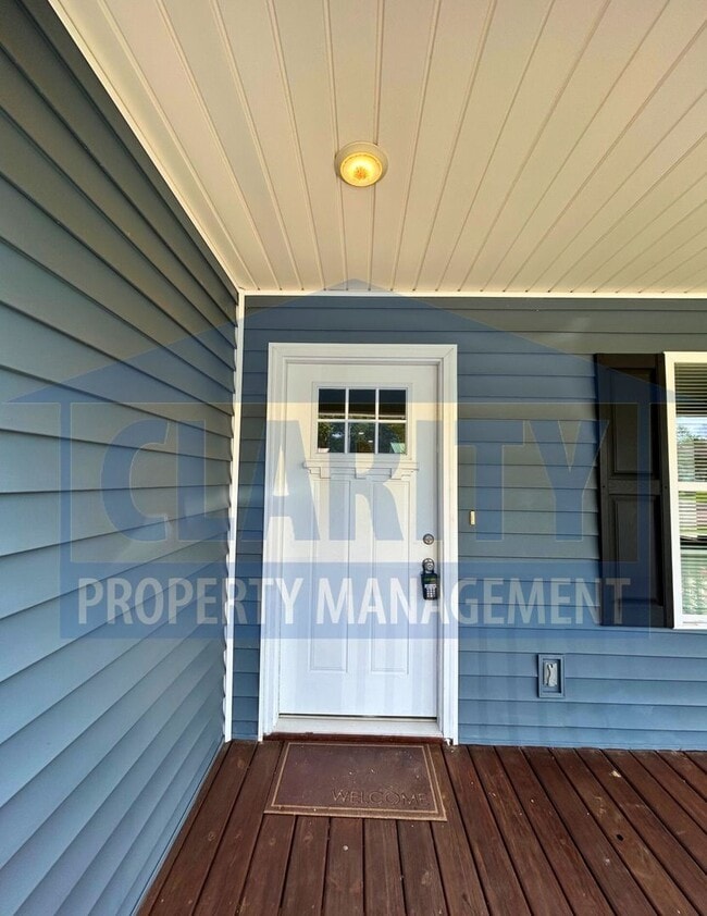 Foto del edificio - Charming 3 Bedroom, 2 Bath Home with Spaci...