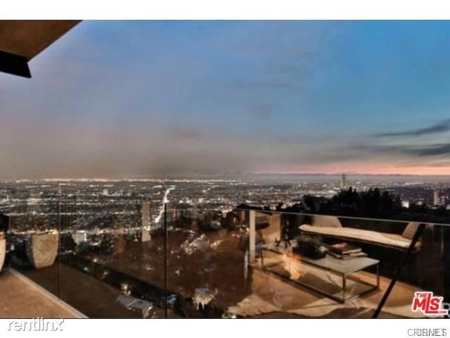 Foto del edificio - 8506 Magnolia Dr