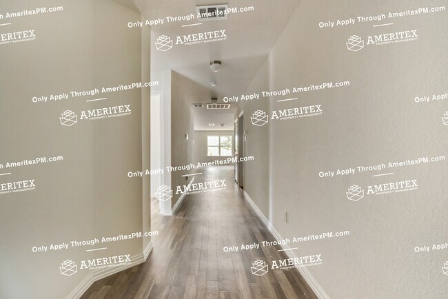 Foto del edificio - 827 Harbor Point Rd