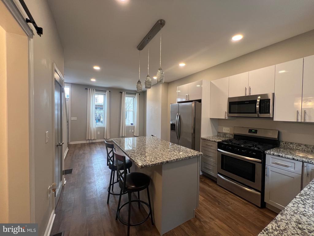 Primary Photo - 2026 Waterloo St