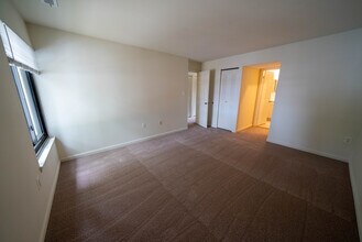 Primary Bedroom (Unit C) - Harborside Village Apartments