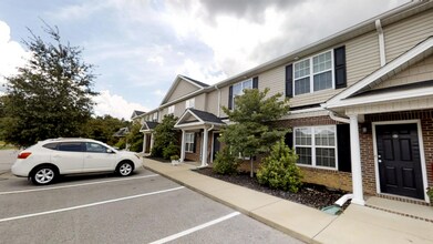 Building Photo - 347 Family Lodge Dr