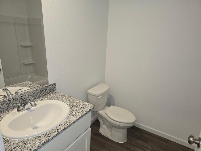 Foto del edificio - 737 Dylan Ct