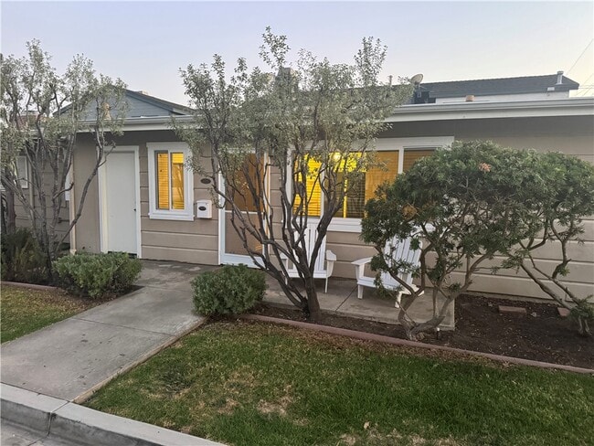 Building Photo - 621 Larkspur Ave