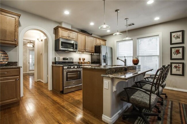 Building Photo - 5307 Maple Springs Blvd