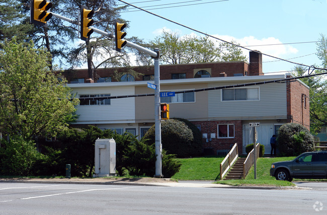 Building Photo - Pine Spring Gardens