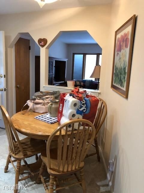 Foto del edificio - 2 br, 1 bath Apartment - 521 Lamont Ave