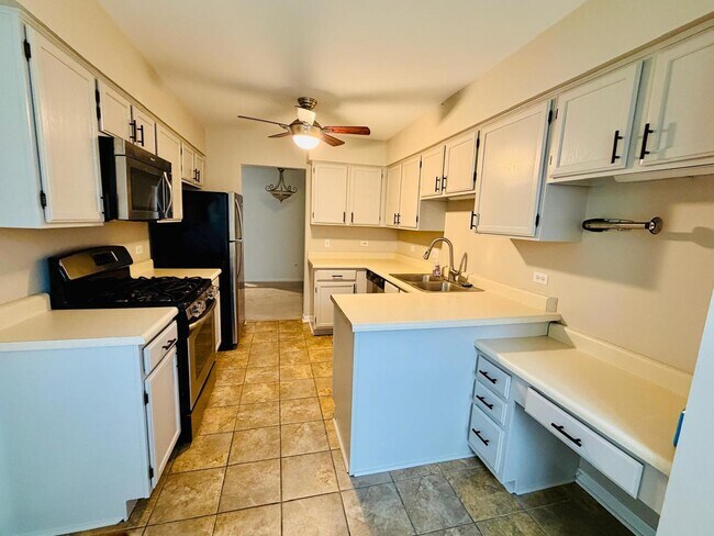 Foto del edificio - 184 Brook Ln