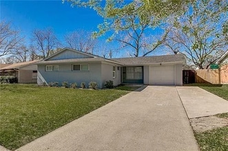 Building Photo - 13375 Glenside Dr