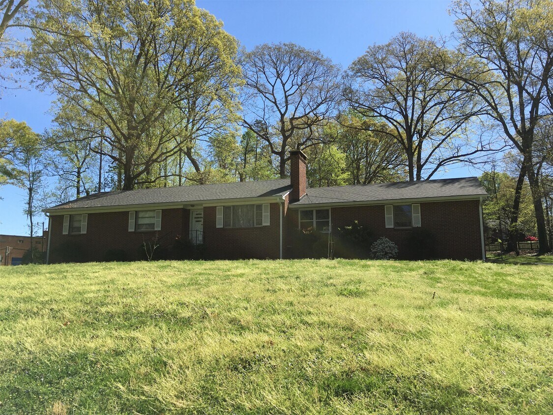 Primary Photo - 113 Wedgefield Ave