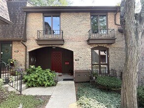 Building Photo - 772 Greenhills Dr