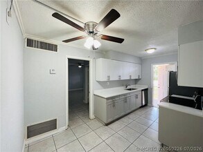 Building Photo - 1001 SW 74th Ave