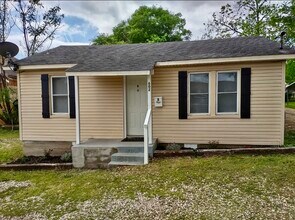 Building Photo - 602 Rector St