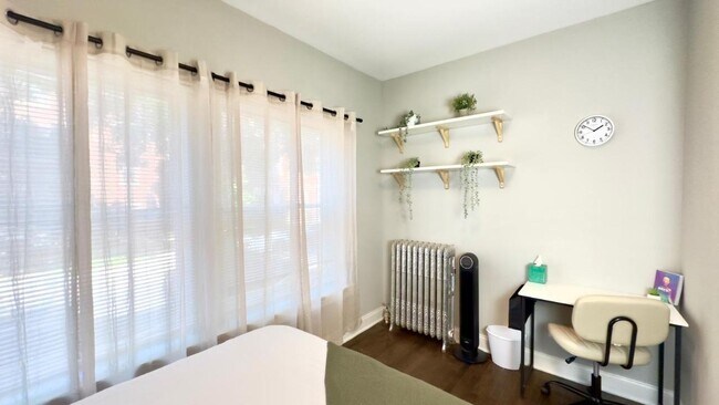 Foto del edificio - 3353 W Sunnyside Ave