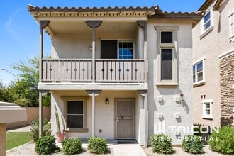 Building Photo - 1382 S Sabino Dr