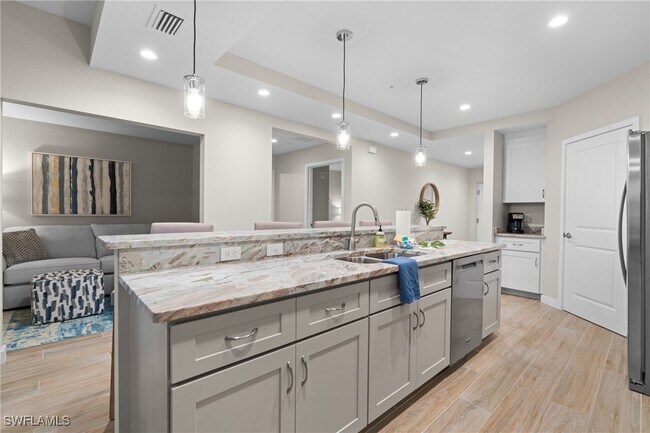 Foto del edificio - 5126 Coronado Pkwy