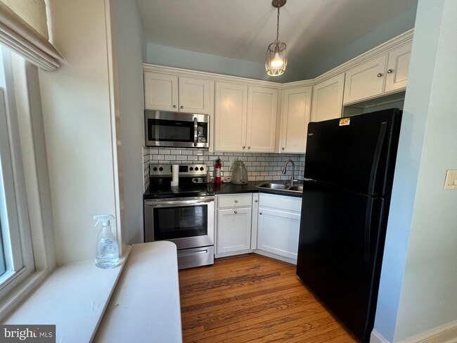 Foto del edificio - 7630 Cheltenham Ave