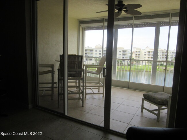 Foto del edificio - 8951 Lake Dr