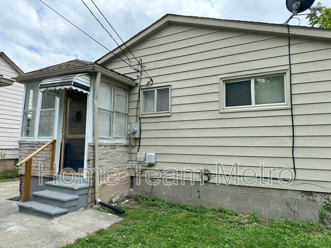 Building Photo - 8693 Paige Ave