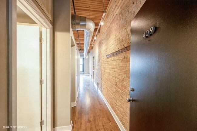 Foto del edificio - 411 W Ontario St