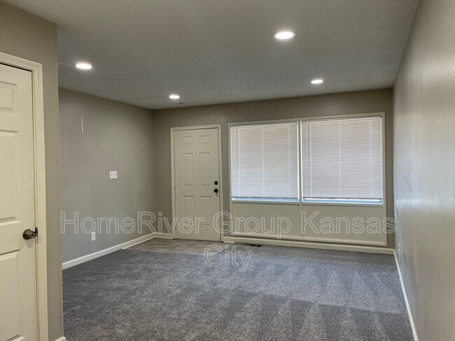 Foto del edificio - 7503 E 49th Terrace