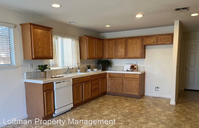 Foto del edificio - 4 br, 2.5 bath House - 6323 Mallard Court
