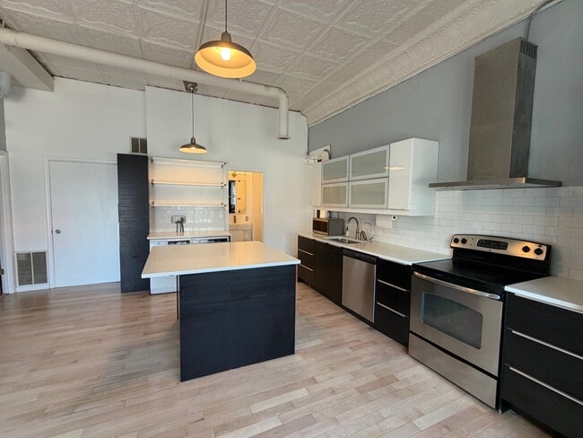 Photo - 701 Pierce St Apartment