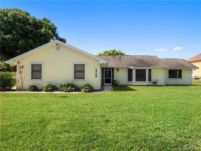 Foto del edificio - 2468 N W Everglades Blvd