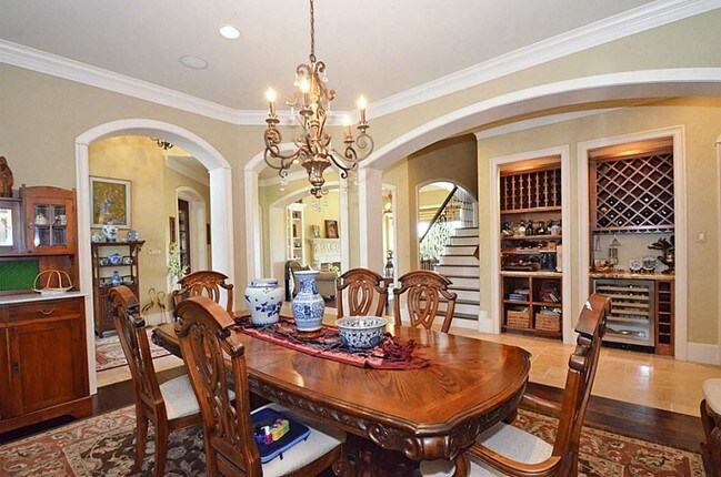 Building Photo - 27707 Charter Lake Ln