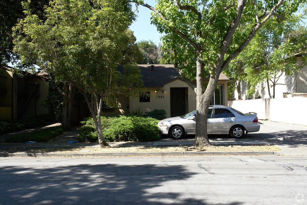 Building Photo - 1341 Mills Ct