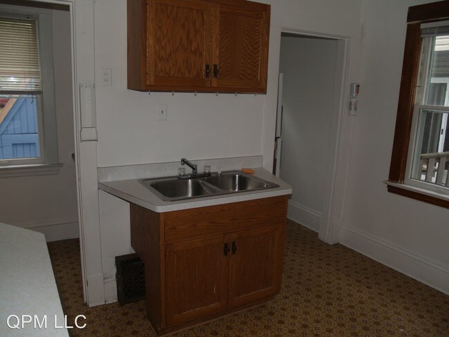 Foto del edificio - 937 17th Ave SE