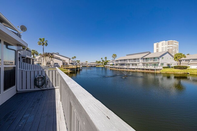 Building Photo - 4949 N Hwy A1A