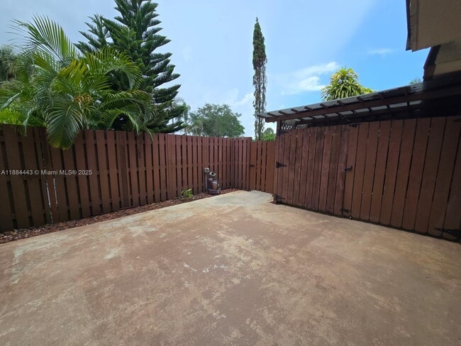 Foto del edificio - 1150 SW 118th Terrace