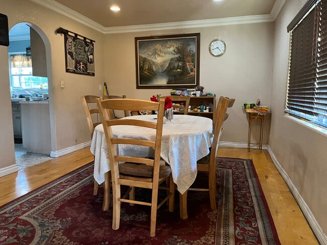 Building Photo - 452 N Alexander St