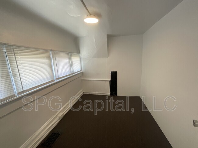 Foto del edificio - 351 W King St