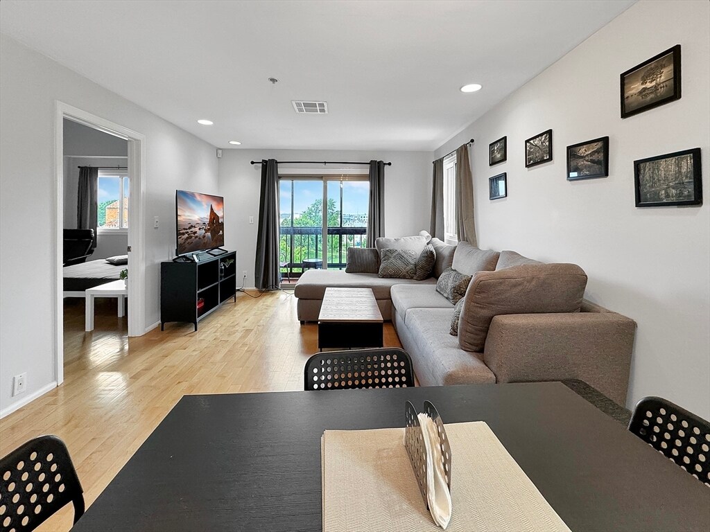 Foto principal - 24 Corey St