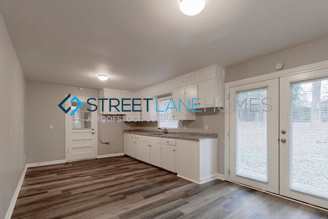 Foto del edificio - NOW OFFERING $250 OFF THE FIRST FULL MONTH...