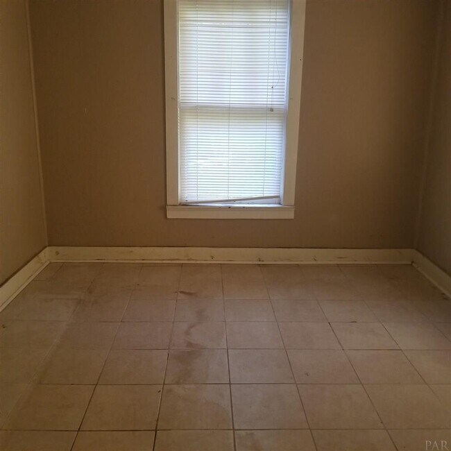 2213 W Jackson St, Pensacola, FL 32505 House for Rent in