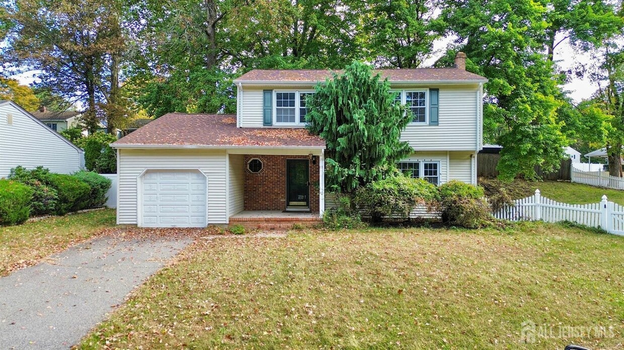 Foto principal - 30 Brookside Rd