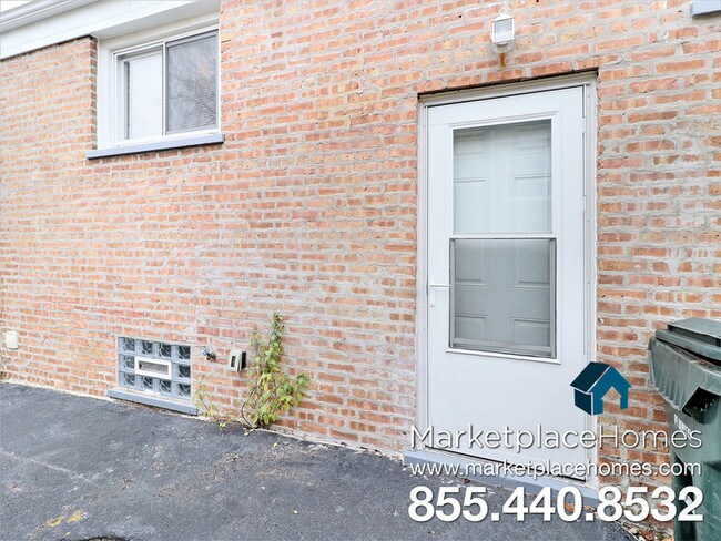 Building Photo - 14341 Woodlawn Ave