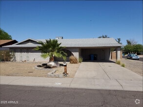 Building Photo - 11815 N 42nd Dr